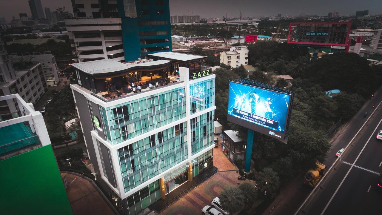Zazz Urban Bangkok Hotel Exterior photo